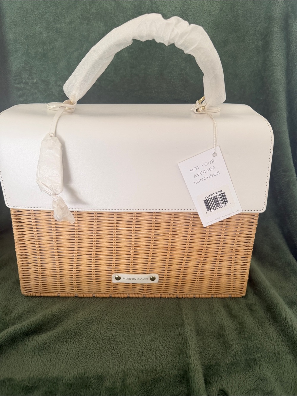 Modern Picnic Large Luncher Satchel in Tan